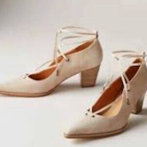 Sundance suede leather heel